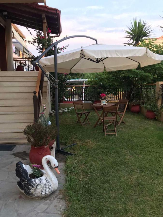 Kostas Apartment Ierissos Exterior photo